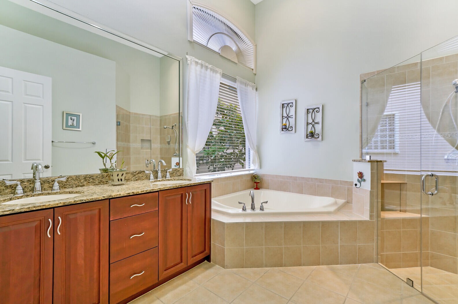 3444 Collonade Dr, Lake Worth FL  33449-8062 exterior