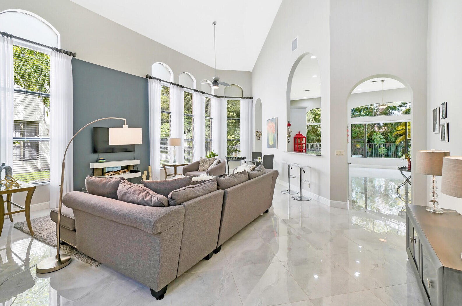 3444 Collonade Dr, Lake Worth FL  33449-8062 exterior
