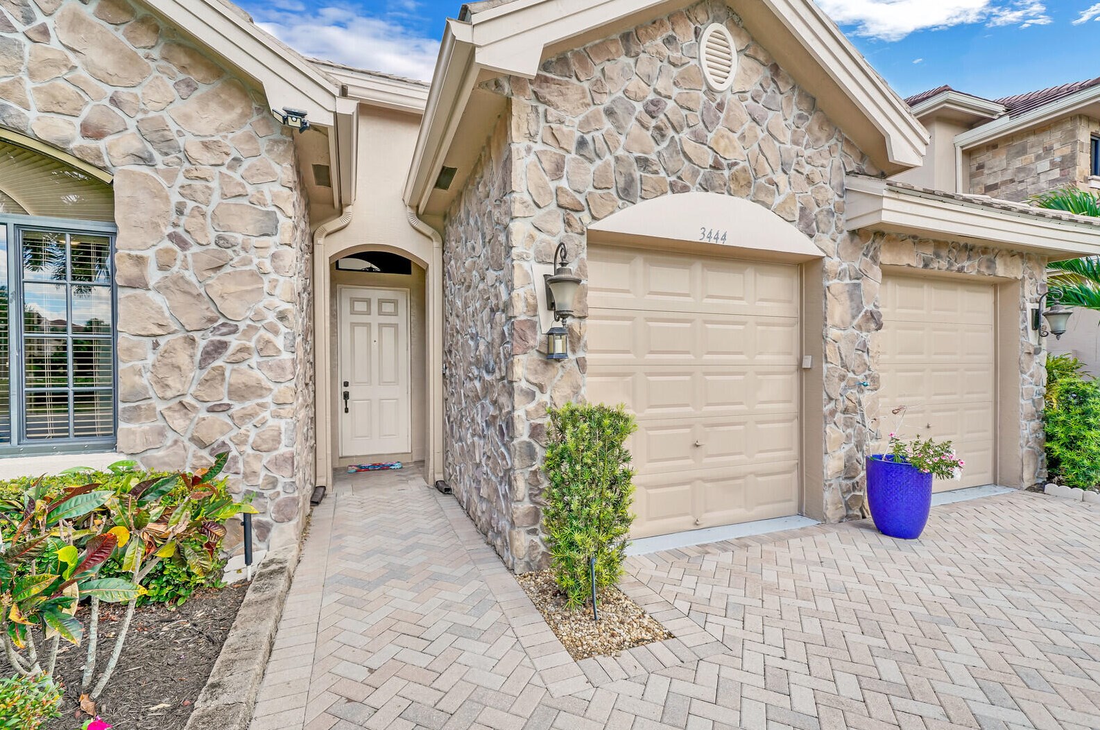 3444 Collonade Dr, Lake Worth FL  33449-8062 exterior