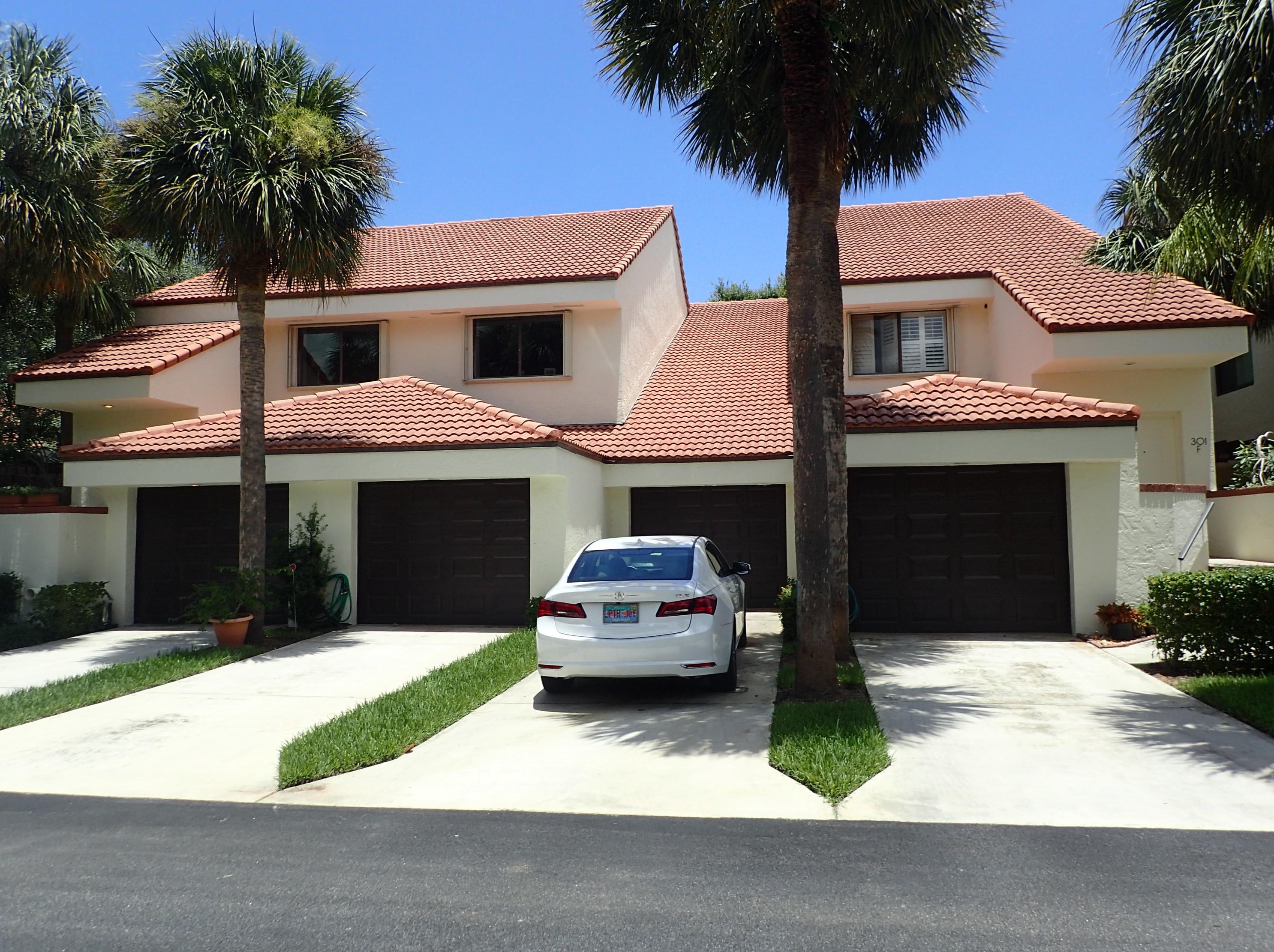301 Sea Oats Dr Apt B, West Palm Beach, FL