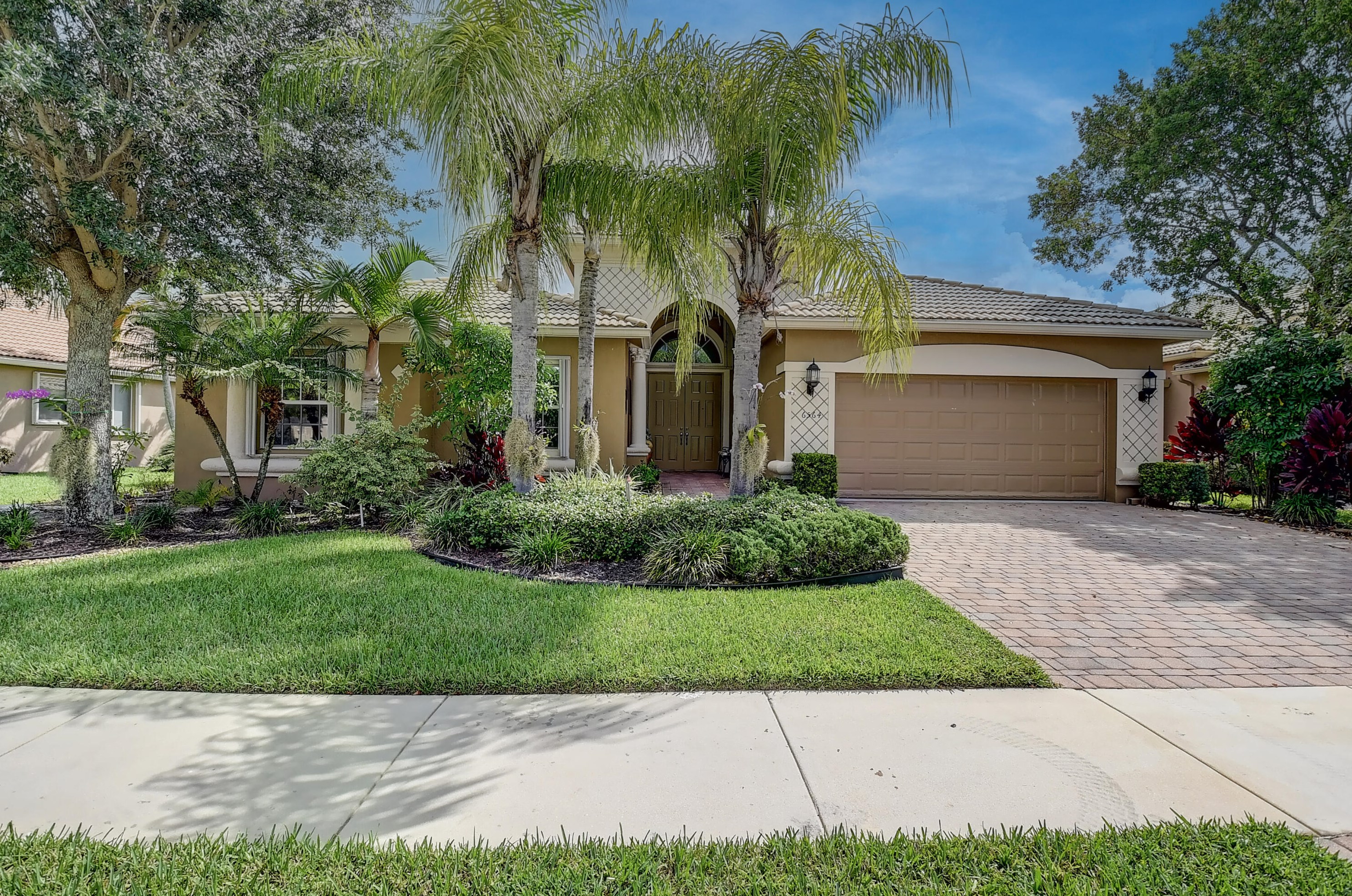 6564 Via Milani, Lake Worth, FL 33467-7092