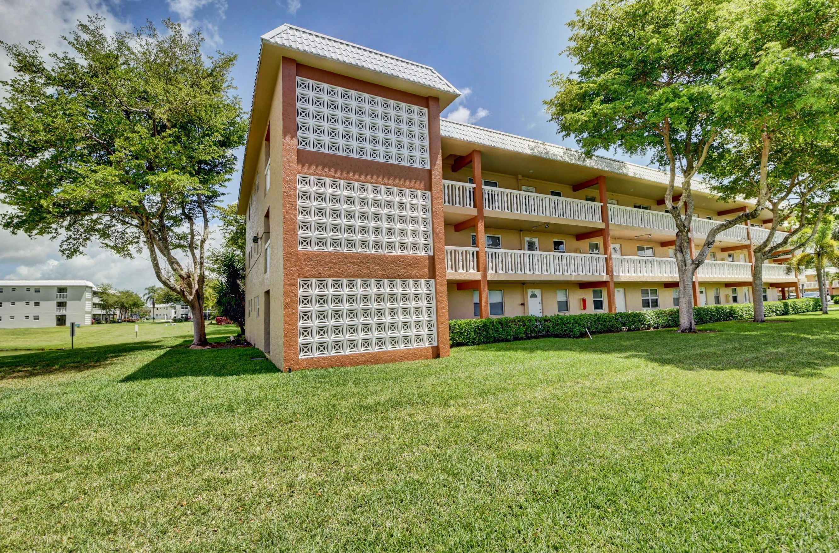 9818 Marina Blvd #1215, Boca Raton, FL 33428