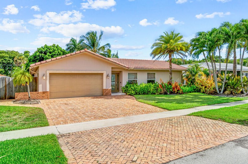 13 Tam O Shanter Ln, Boca Raton, FL 33431-3904