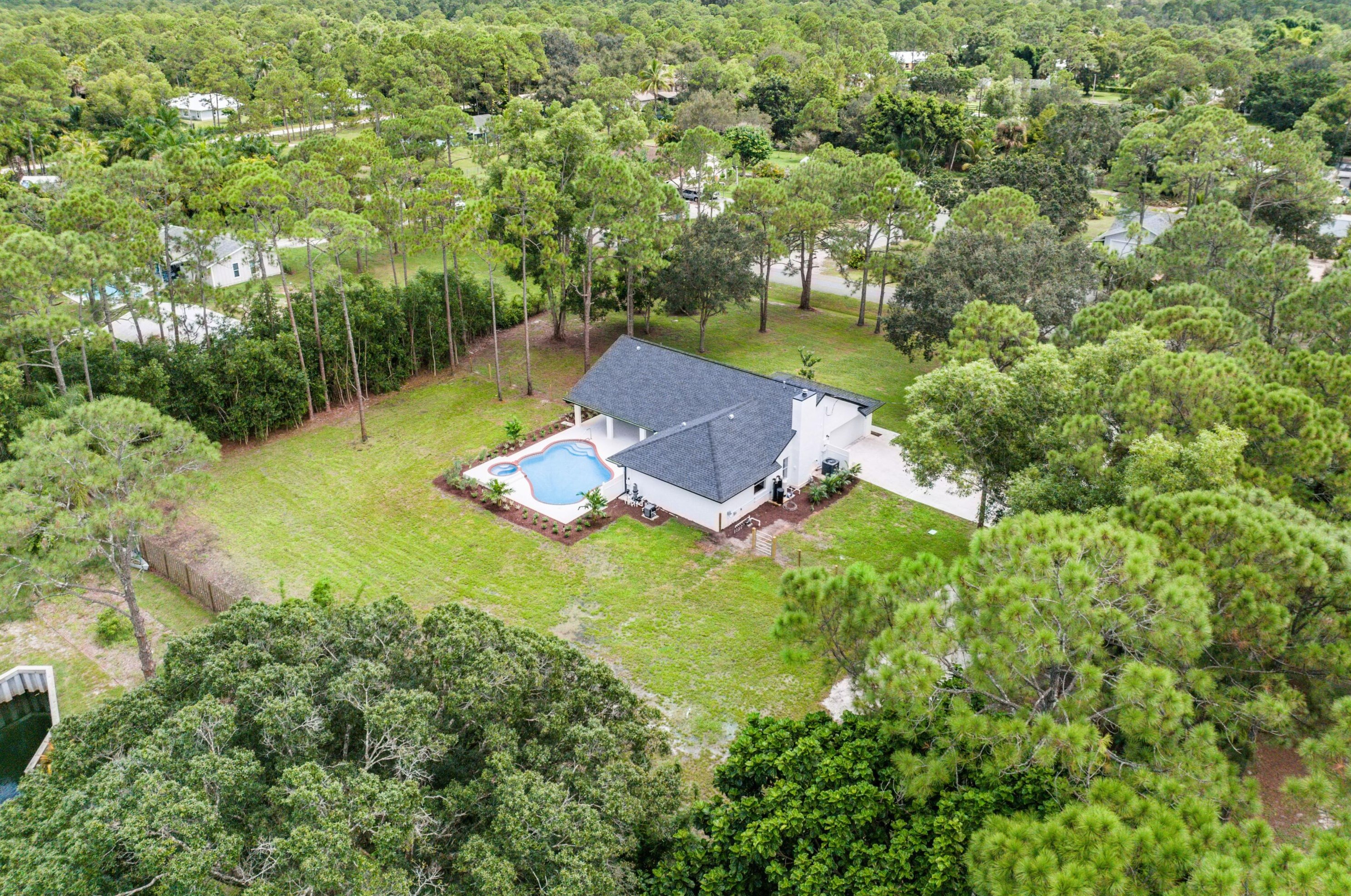 13761 158th St, Jupiter FL  33478-8516 exterior