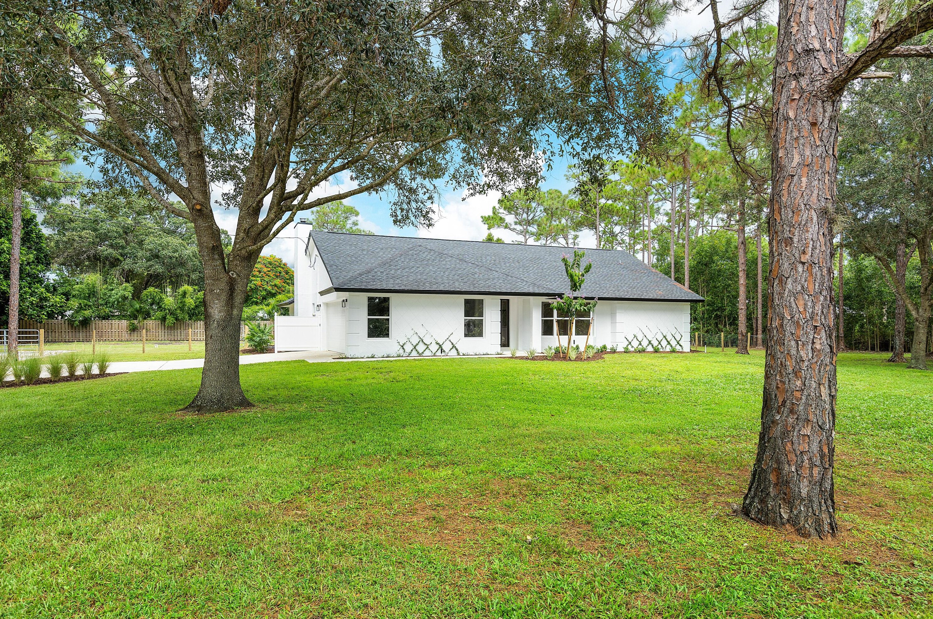 13761 158th St, Jupiter FL  33478-8516 exterior