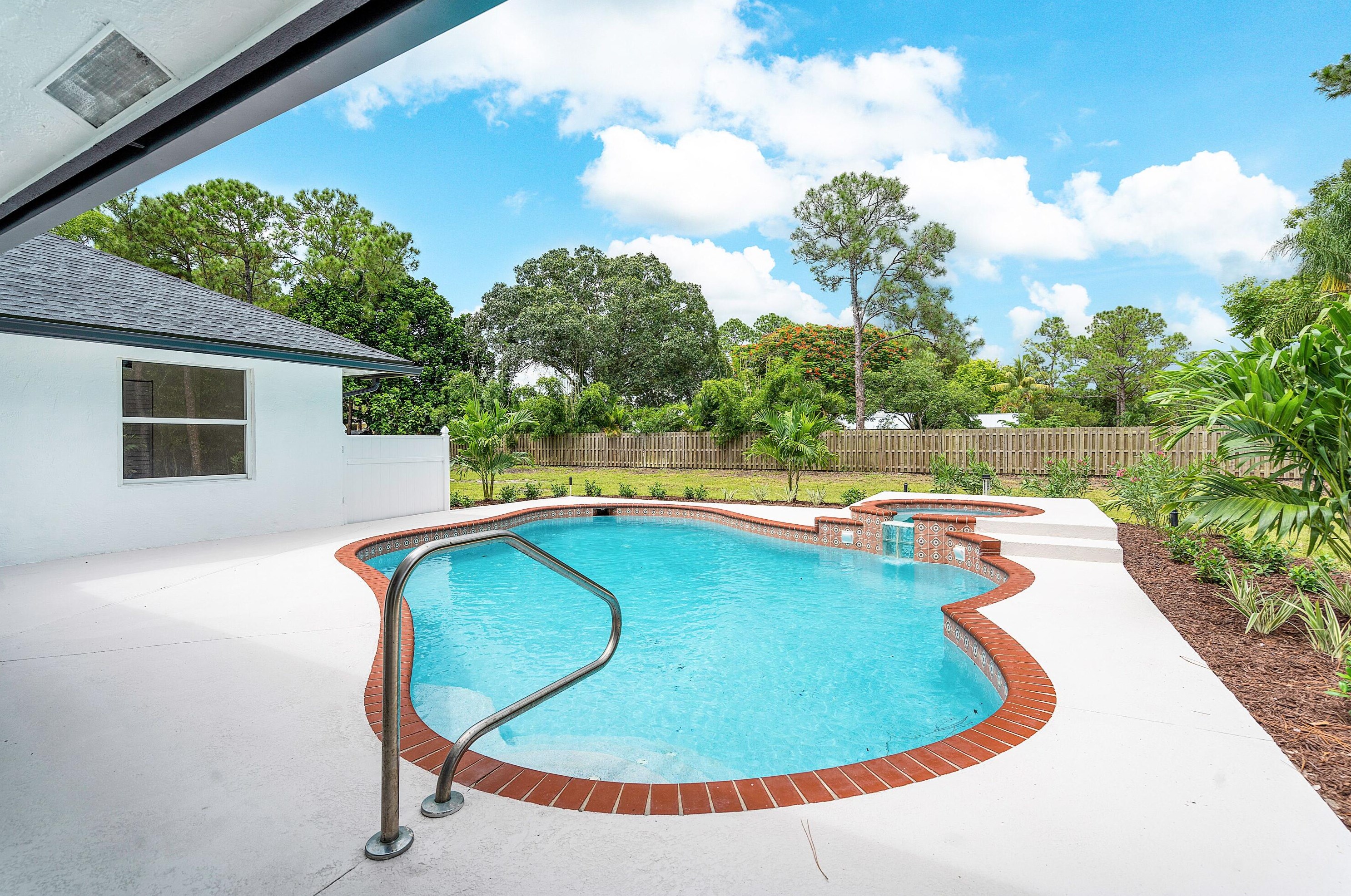 13761 158th St, Jupiter FL  33478-8516 exterior