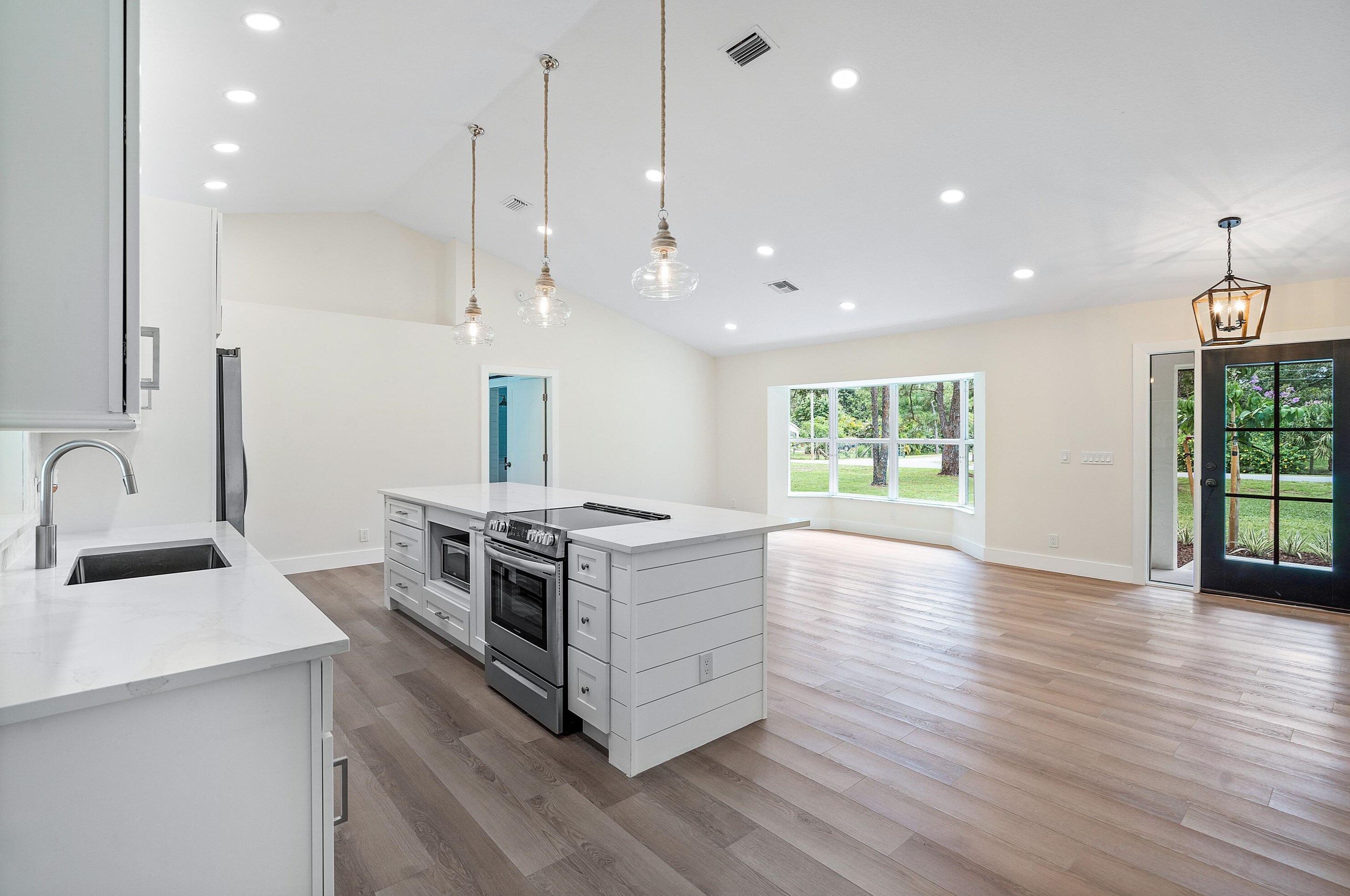 13761 158th St, Jupiter FL  33478-8516 exterior