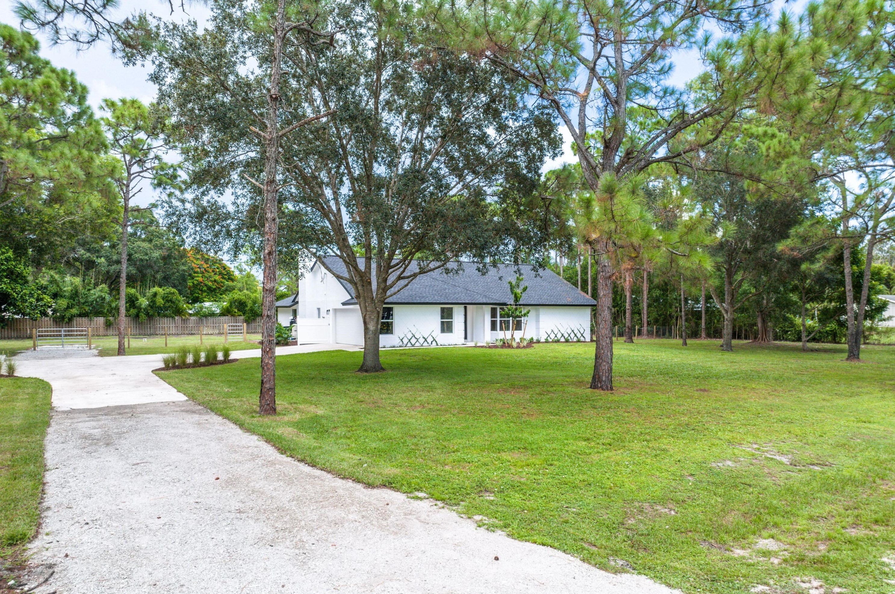 13761 158th St, Jupiter FL  33478-8516 exterior