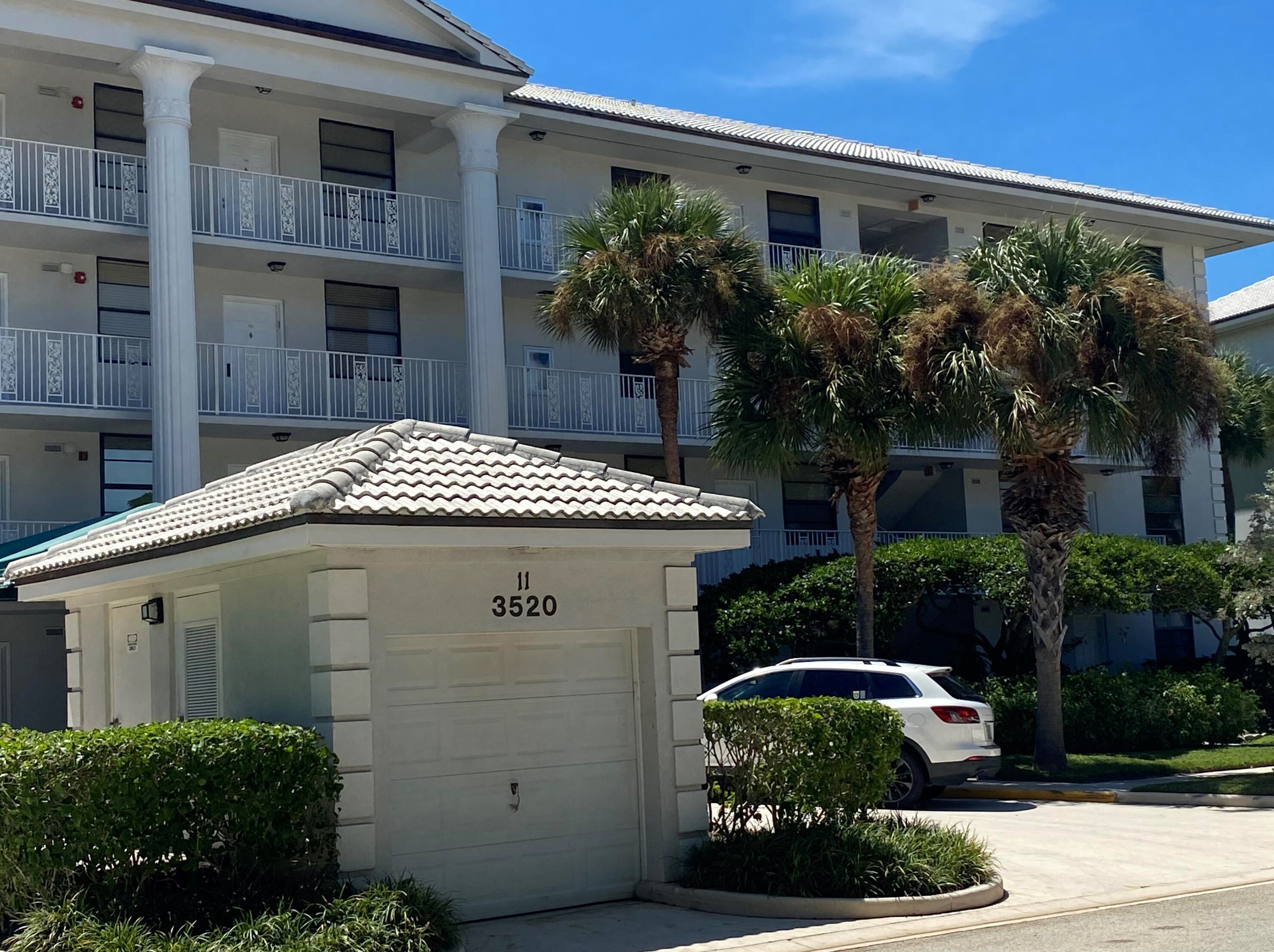 3520 Whitehall Dr #405, West Palm Beach, FL 33401