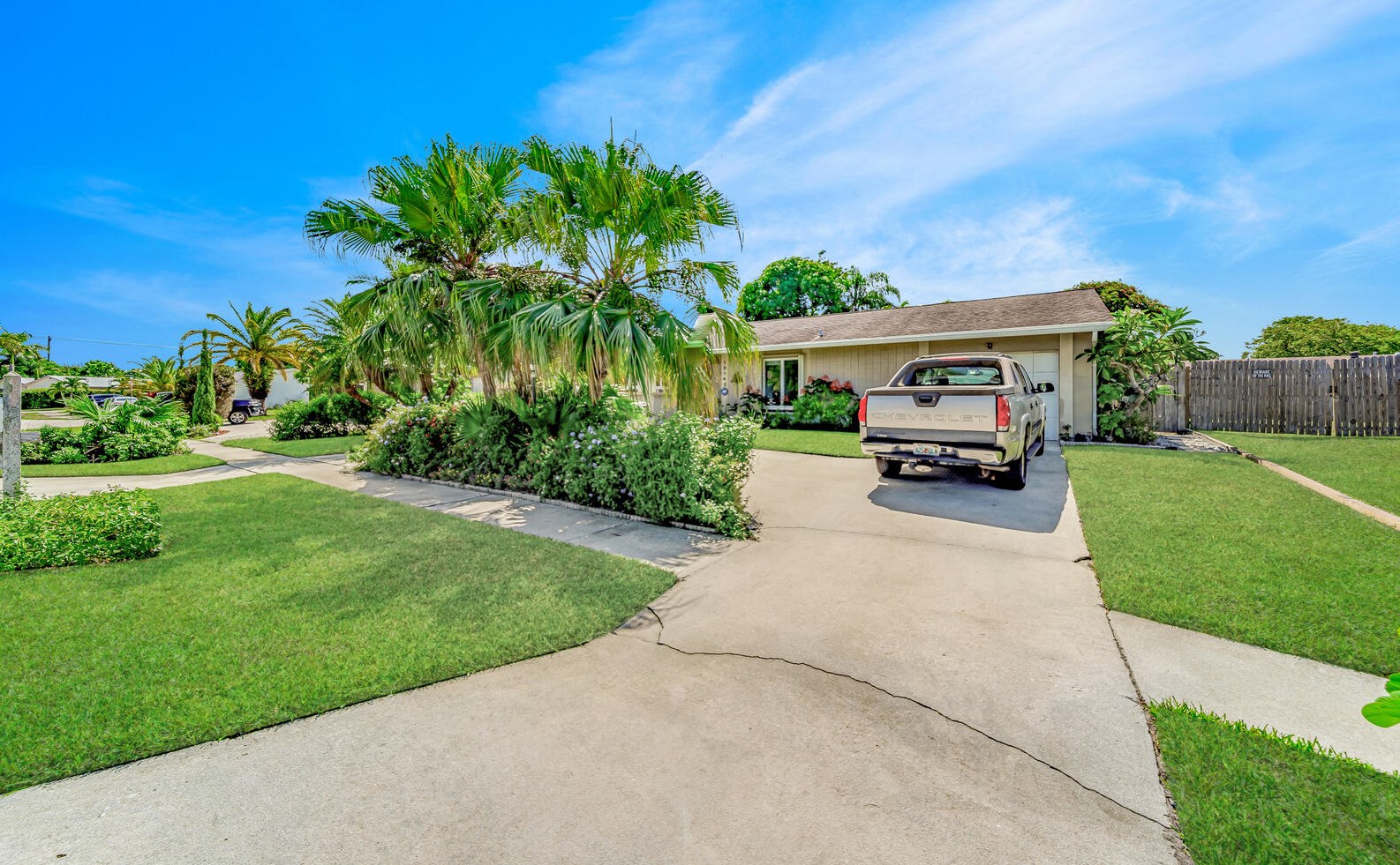 10142 Windtree Ln, Boca Raton, FL 33428-5471