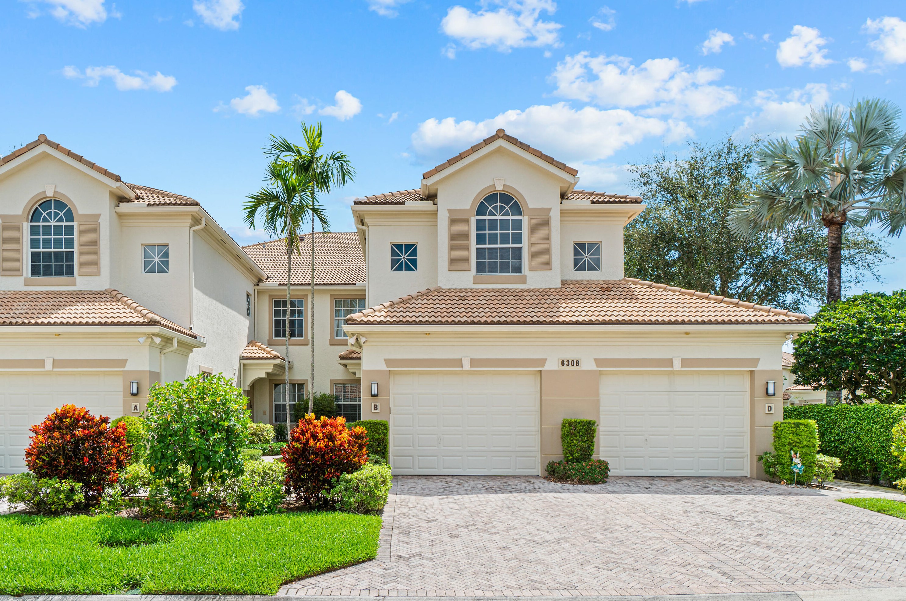 6308 Graycliff Dr, Boca Raton, FL 33496-3263