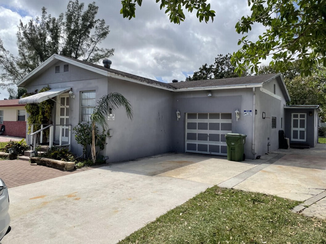 3909 Edwards Ave, Lake Worth FL  33461-4017 exterior