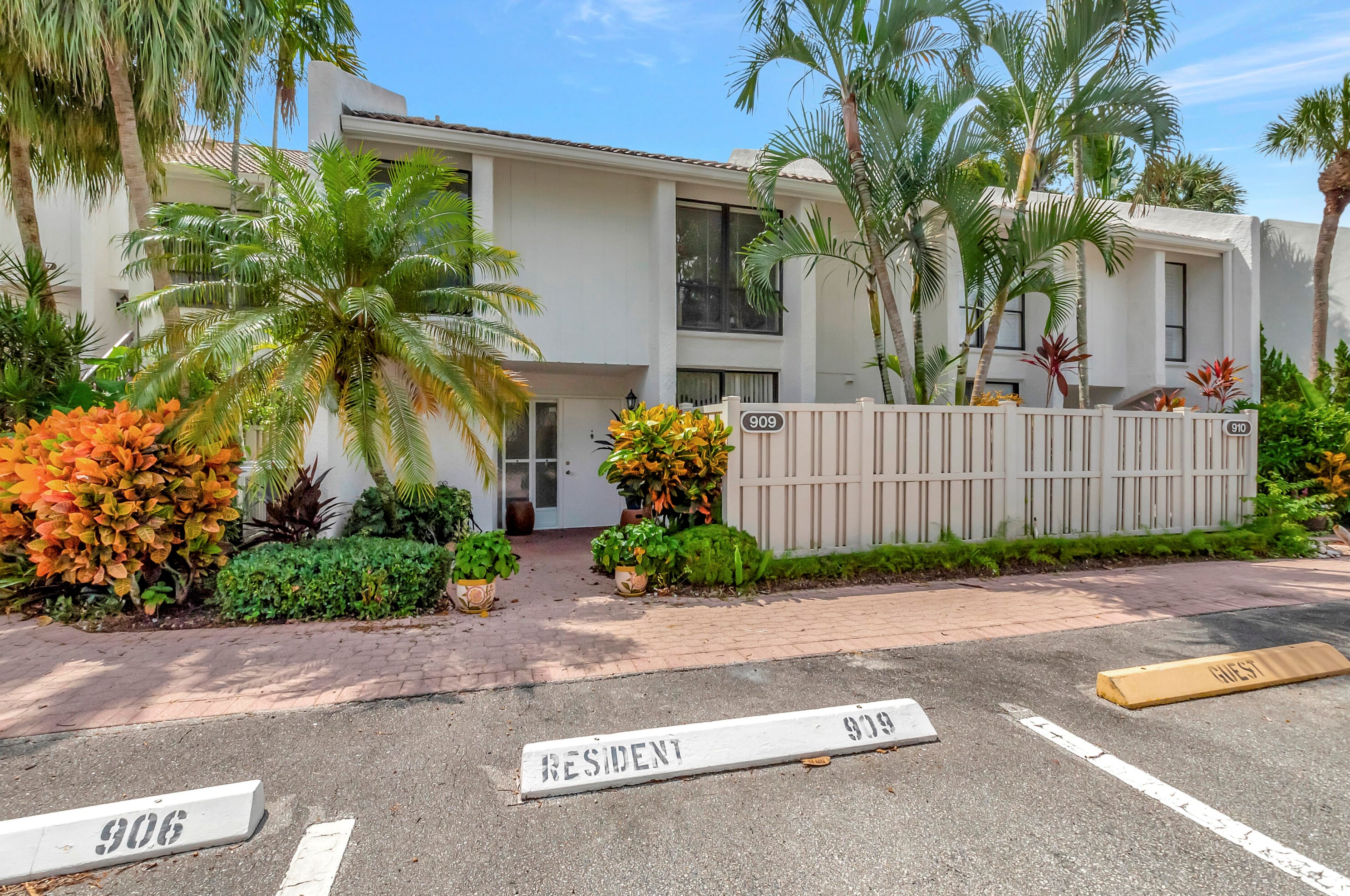 909 Bridgewood Pl, Boca Raton, FL 33434-4158