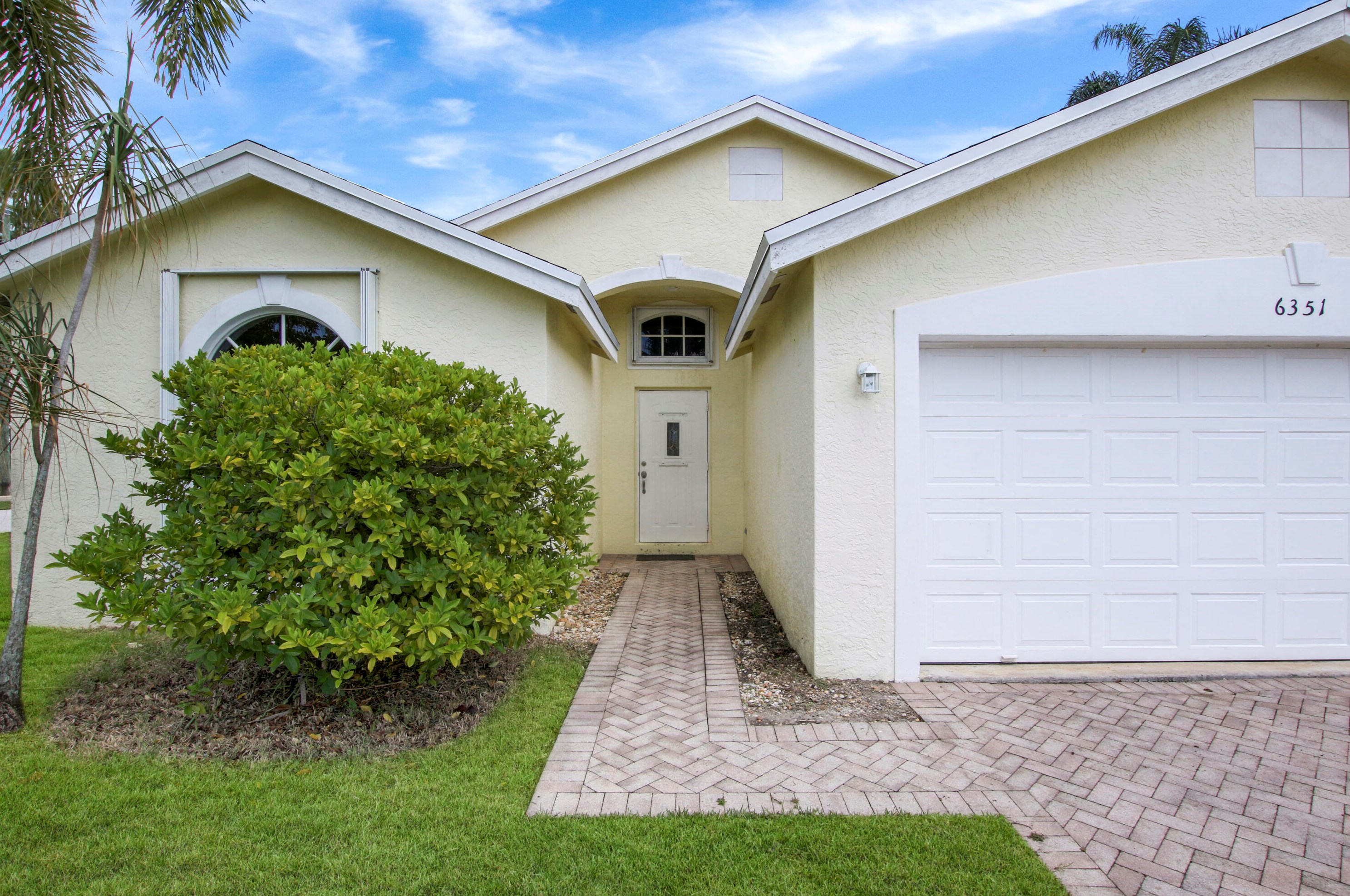 6351 Michael St, Jupiter, FL 33458-6692