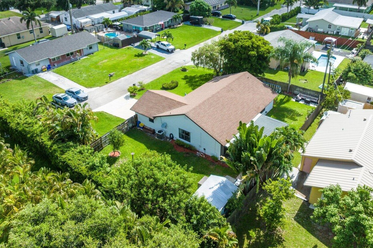 9240 Melody Rd, Lake Worth, FL 33467-4750