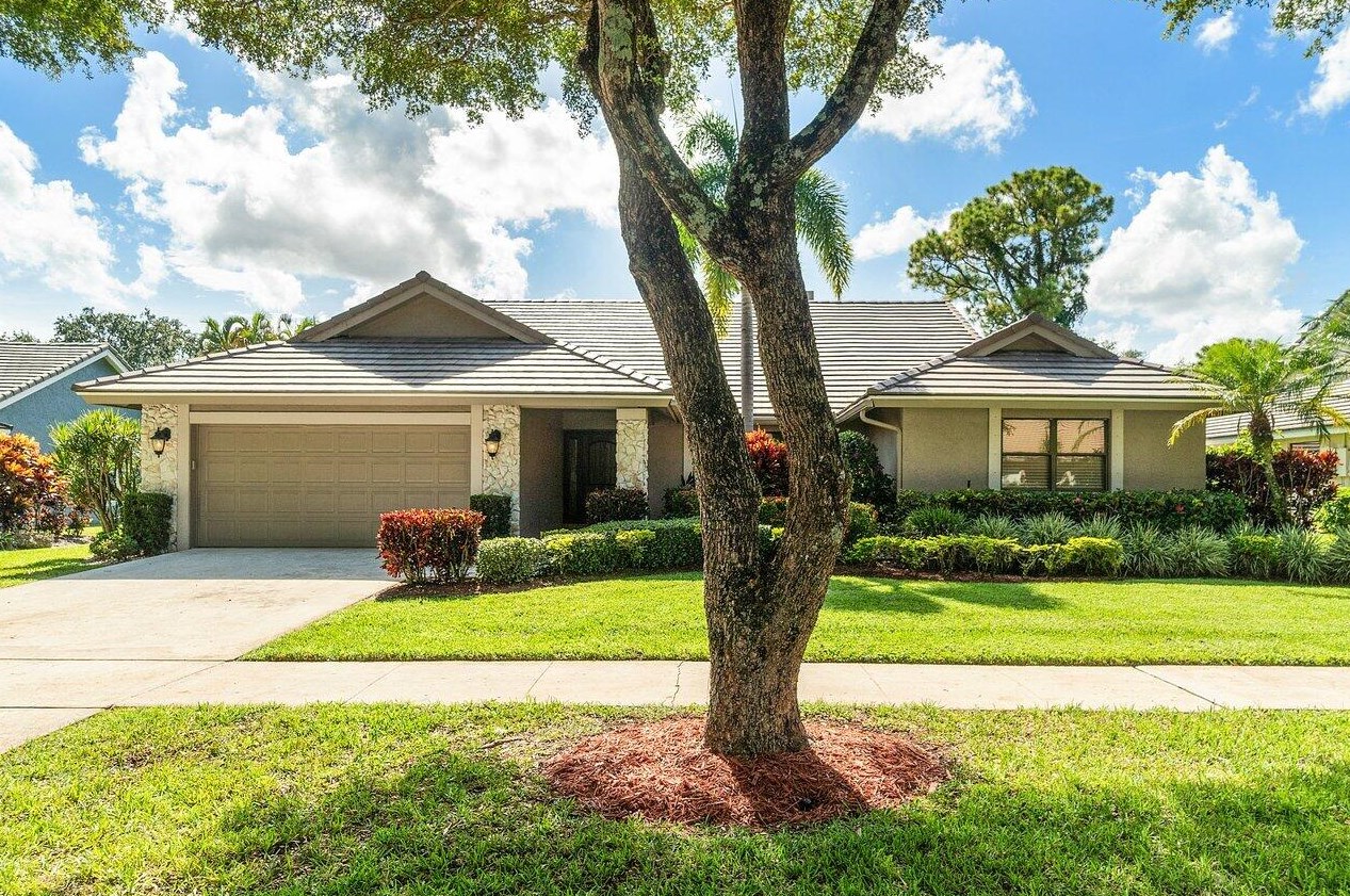 2413 40th Cir, Boca Raton, FL 33431-5442