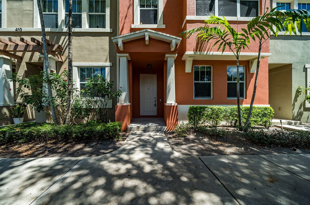 410 Amador Ln #6, West Palm Beach, FL 33401