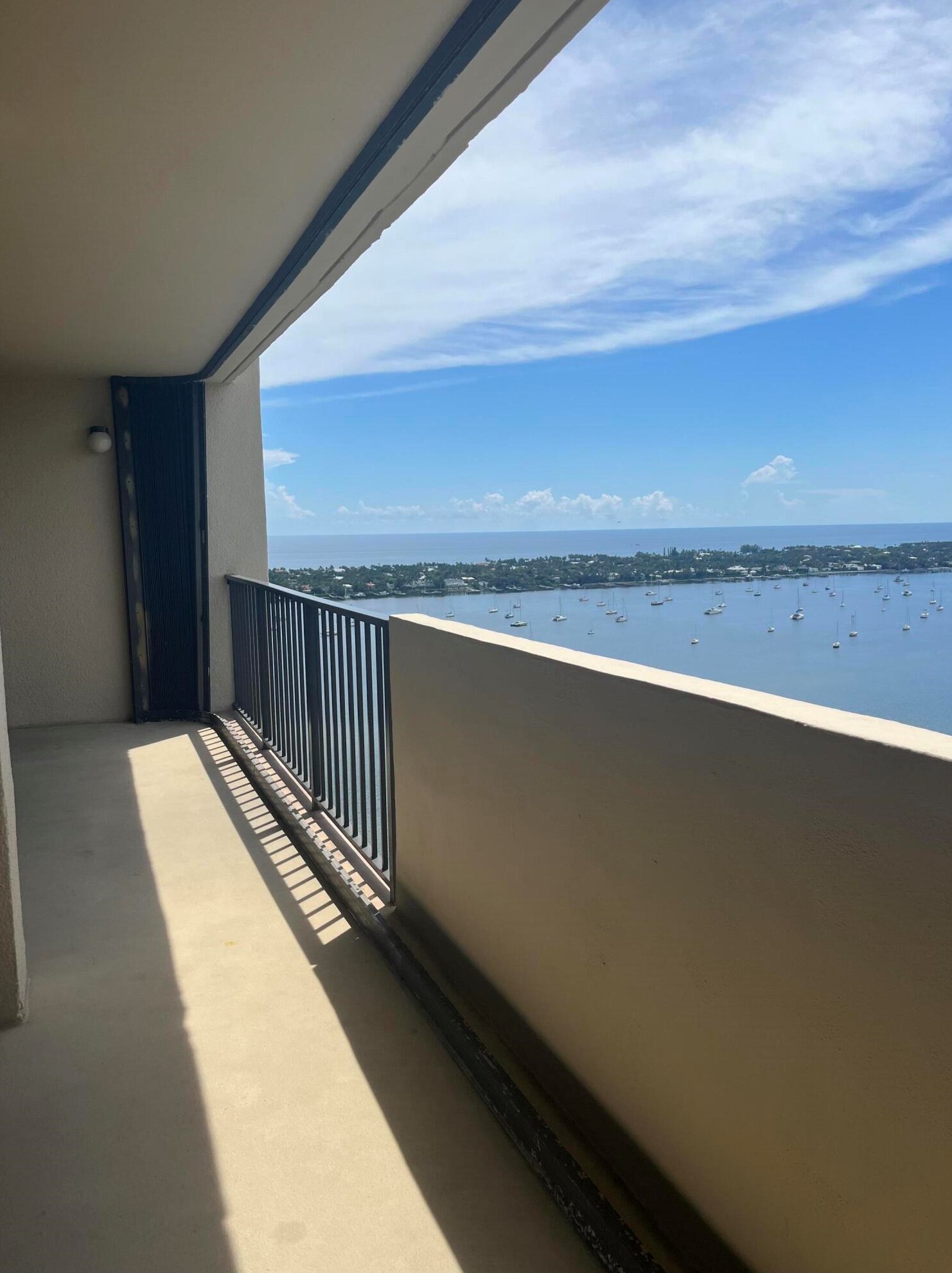 5600 N Flagler Dr #2705, West Palm Beach, FL 33407