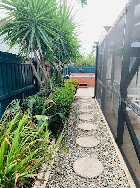 5157 Canal Cir, Lake Worth FL 33467-1840 exterior