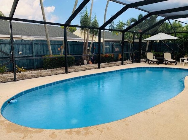 5157 Canal Cir, Lake Worth FL 33467-1840 exterior