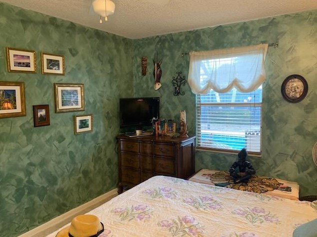 5157 Canal Cir, Lake Worth FL 33467-1840 exterior