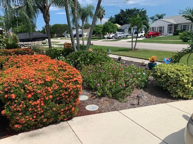 5157 Canal Cir, Lake Worth FL 33467-1840 exterior