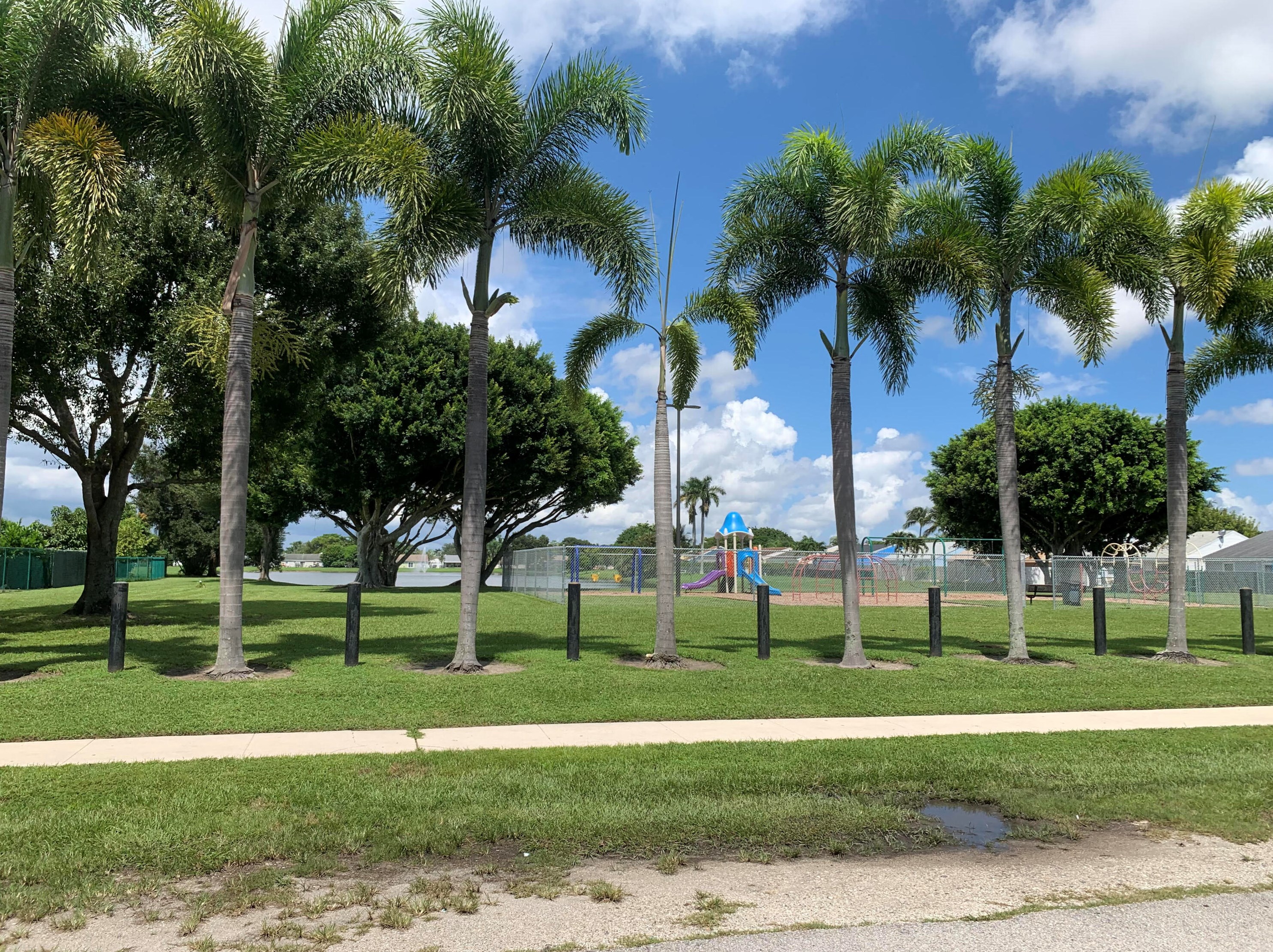 5157 Canal Cir, Lake Worth FL 33467-1840 exterior