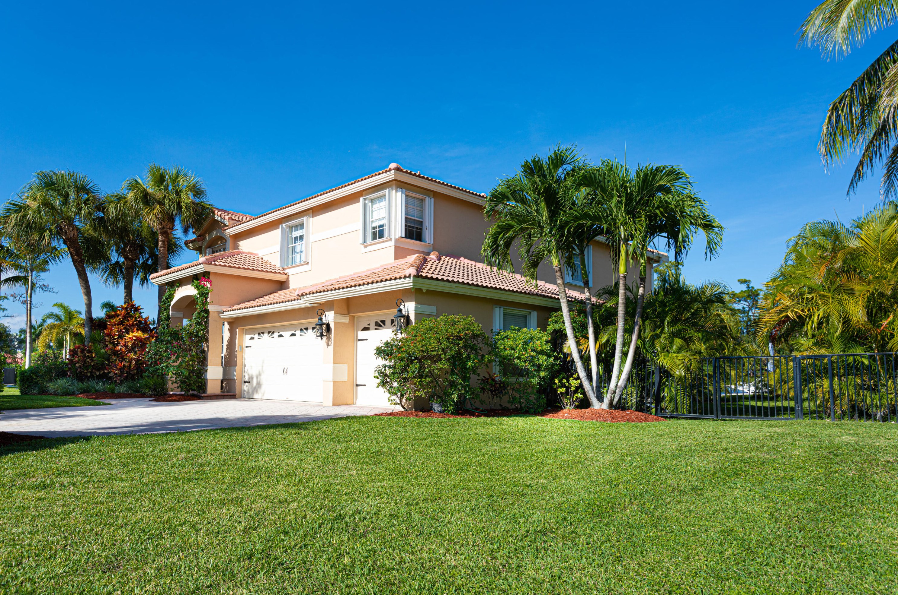 621 Cypress Xing, West Palm Beach, FL 33414