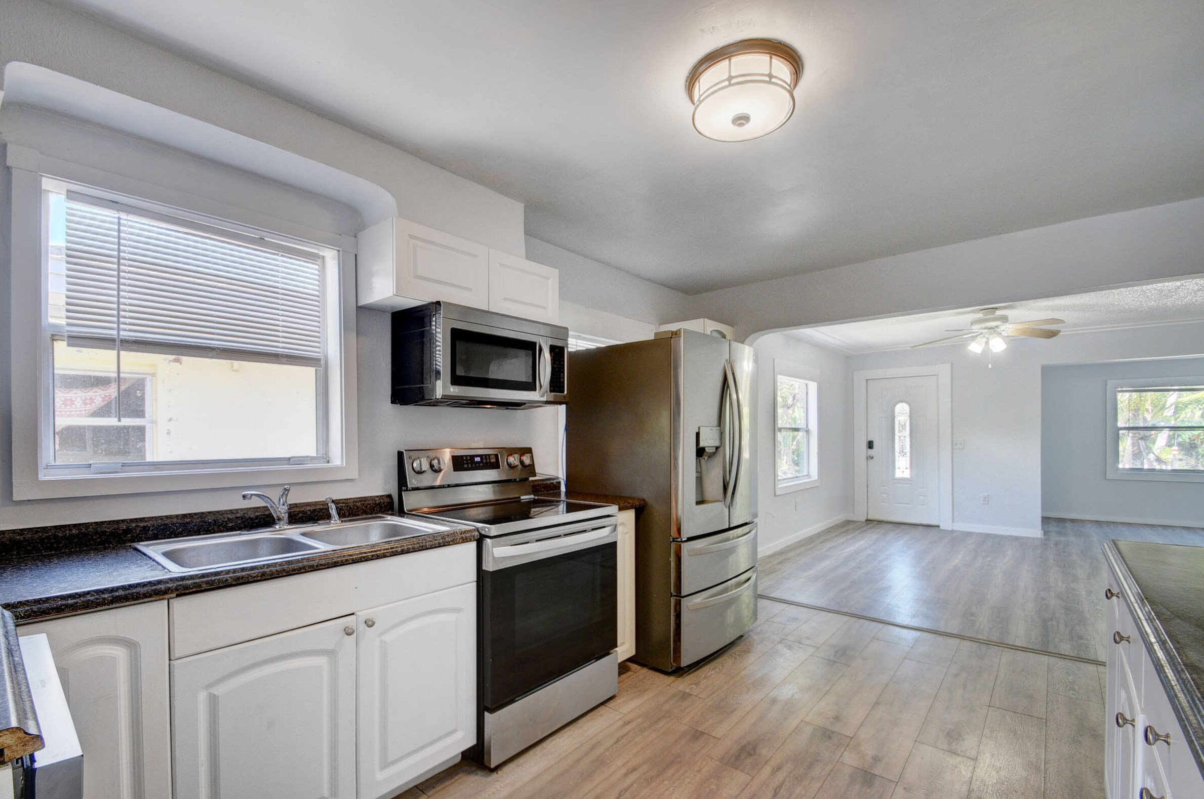 305 S C St, Lake Worth, FL 33460