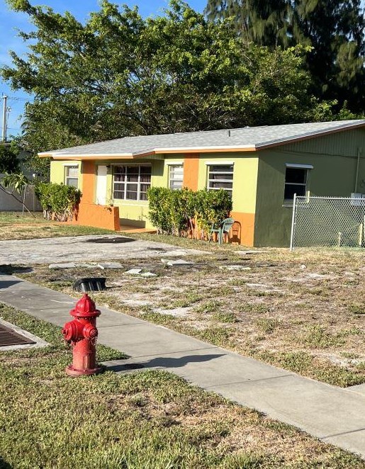 1990 2nd Ln, Boynton Beach, FL 33435-2223