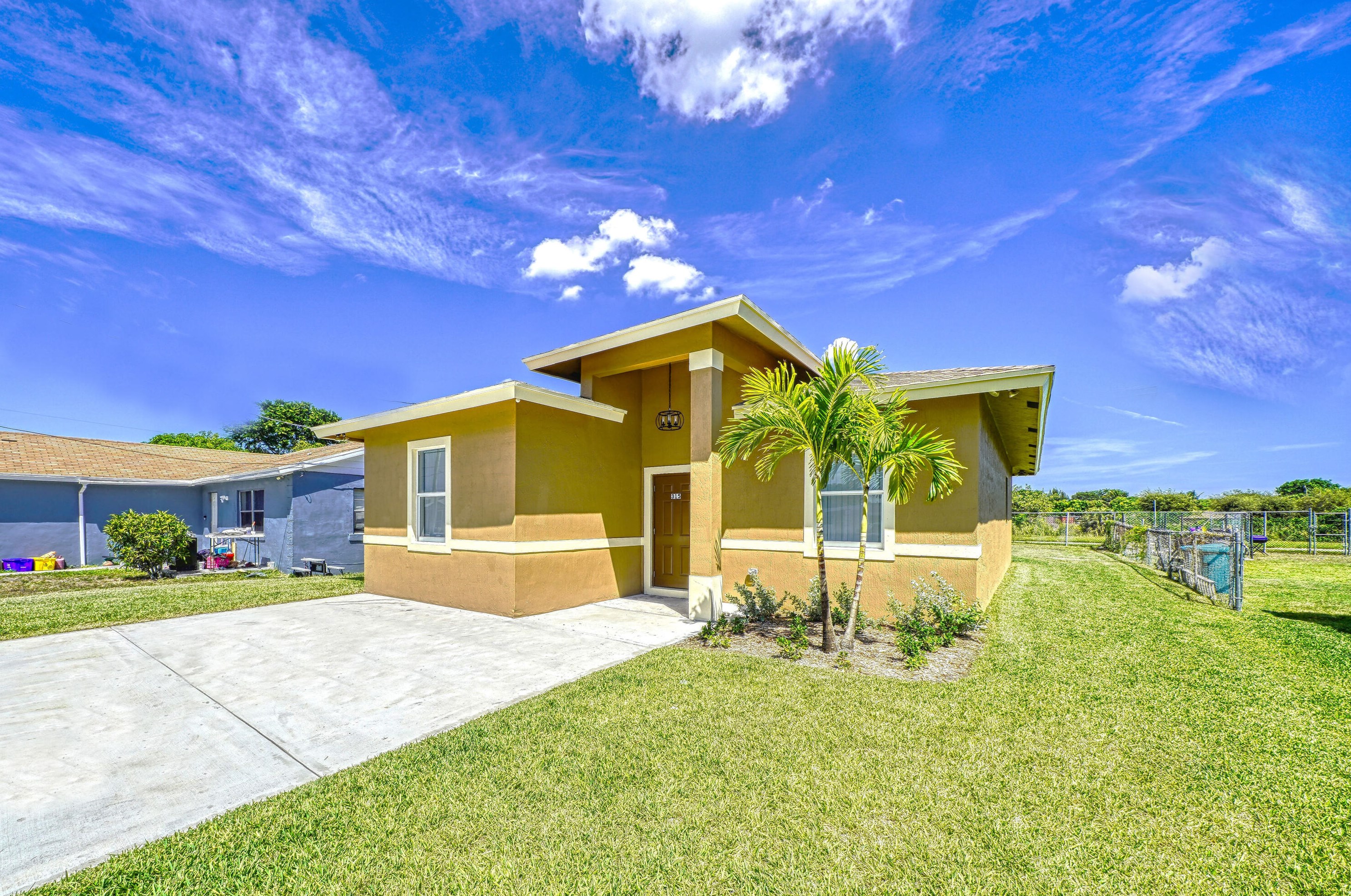 315 Ne 13th Ave, Boynton Beach, FL 33435