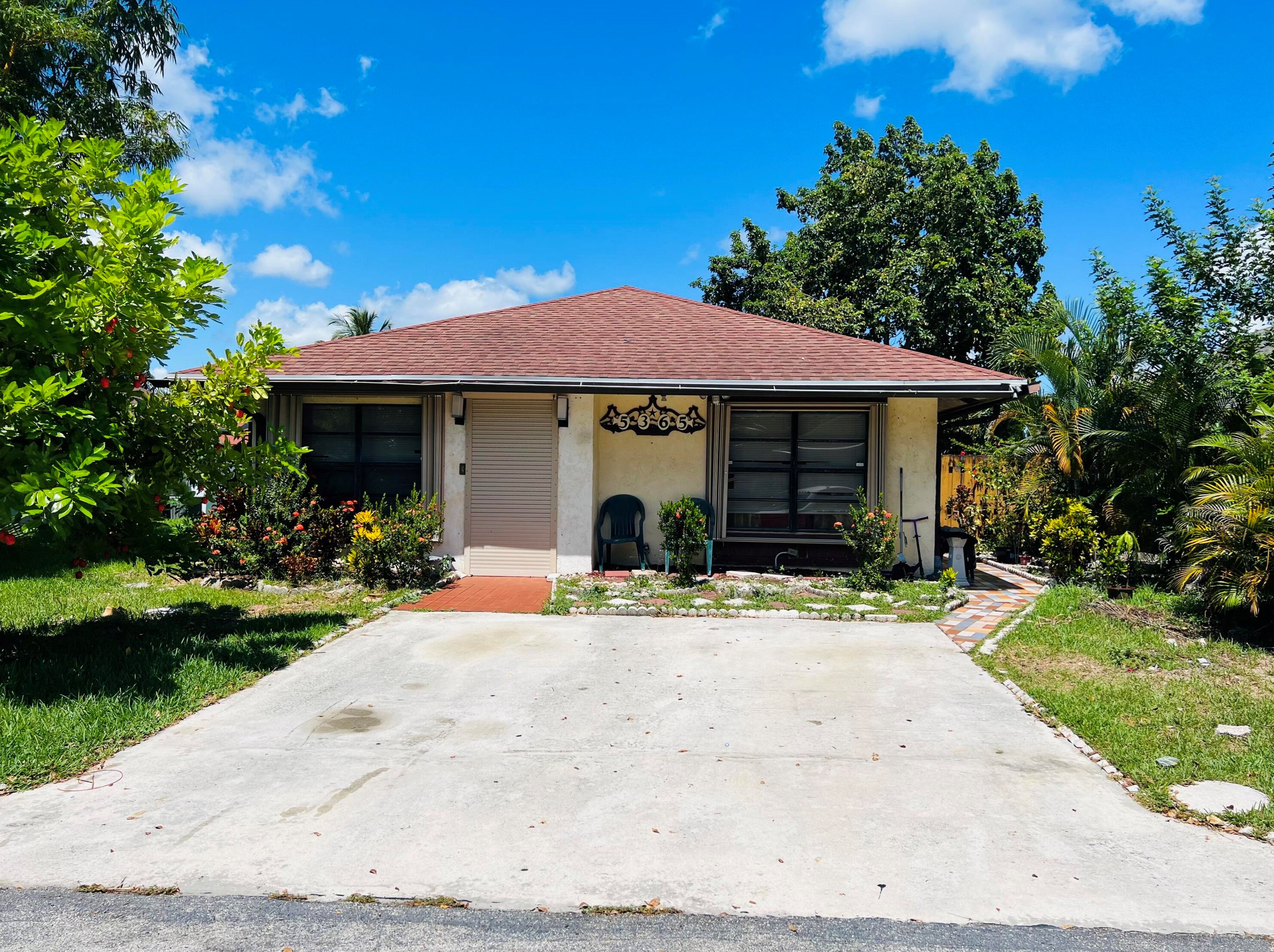 5365 Gene Cir, West Palm Beach, FL 33415-4735