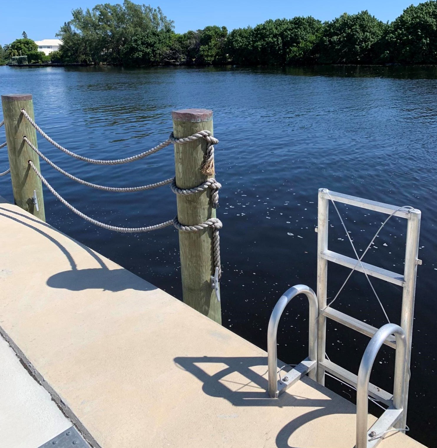 19 Colonial Club Dr #202, Boynton Beach, FL 33435