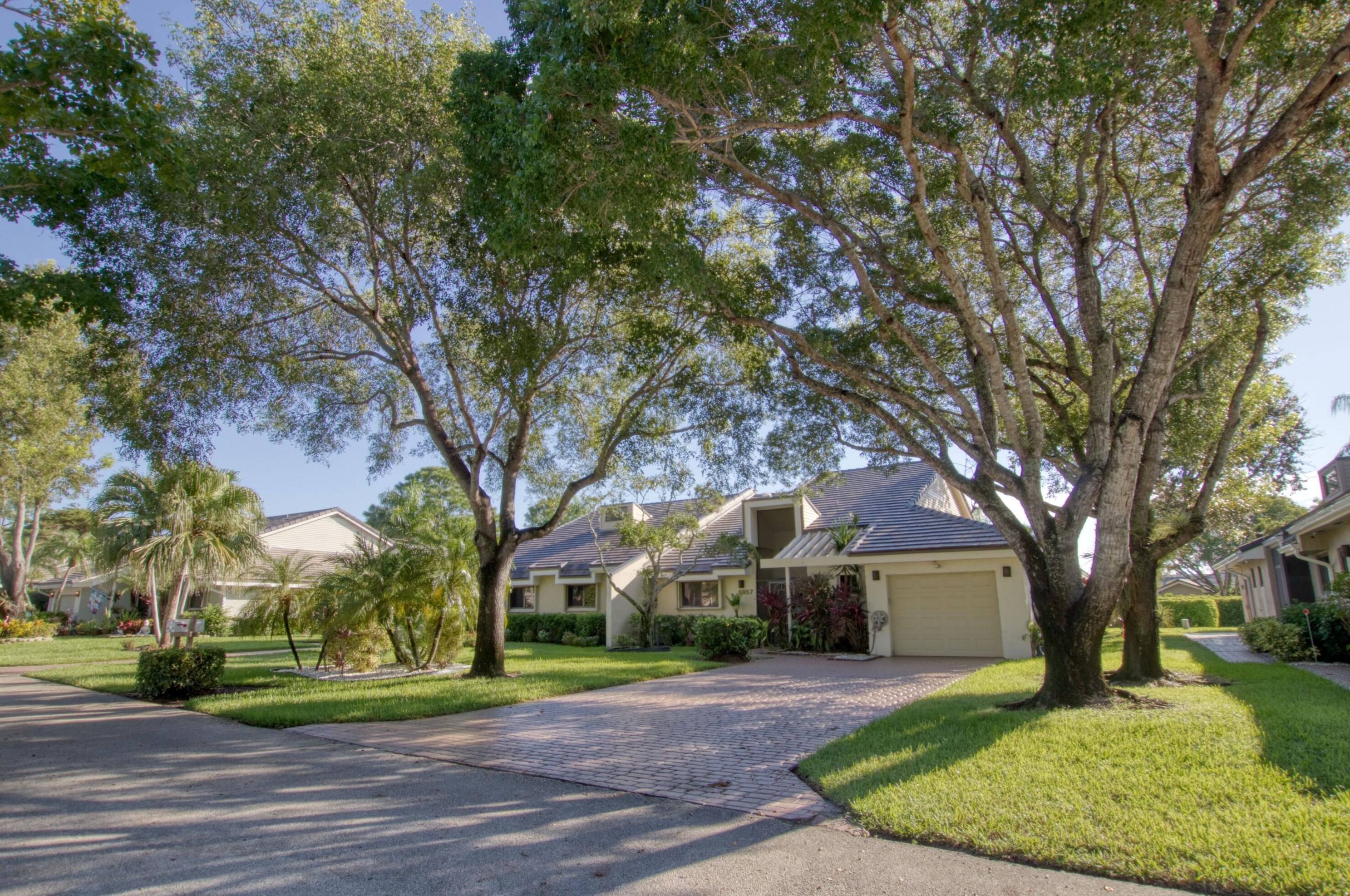 6957 Parisian Way, Lake Worth, FL 33467-5728