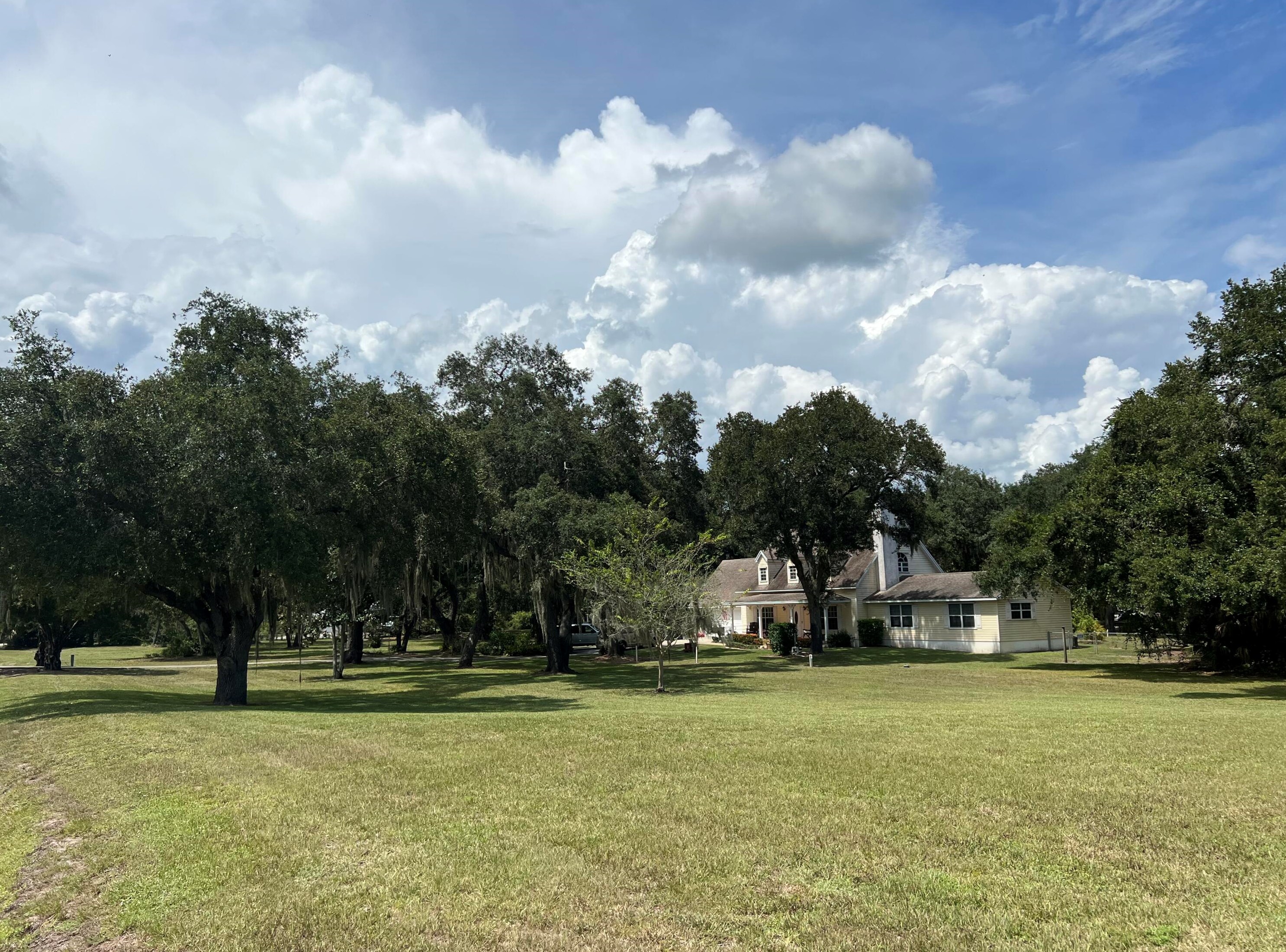 13671 16th Dr, Okeechobee, FL 34974-8837