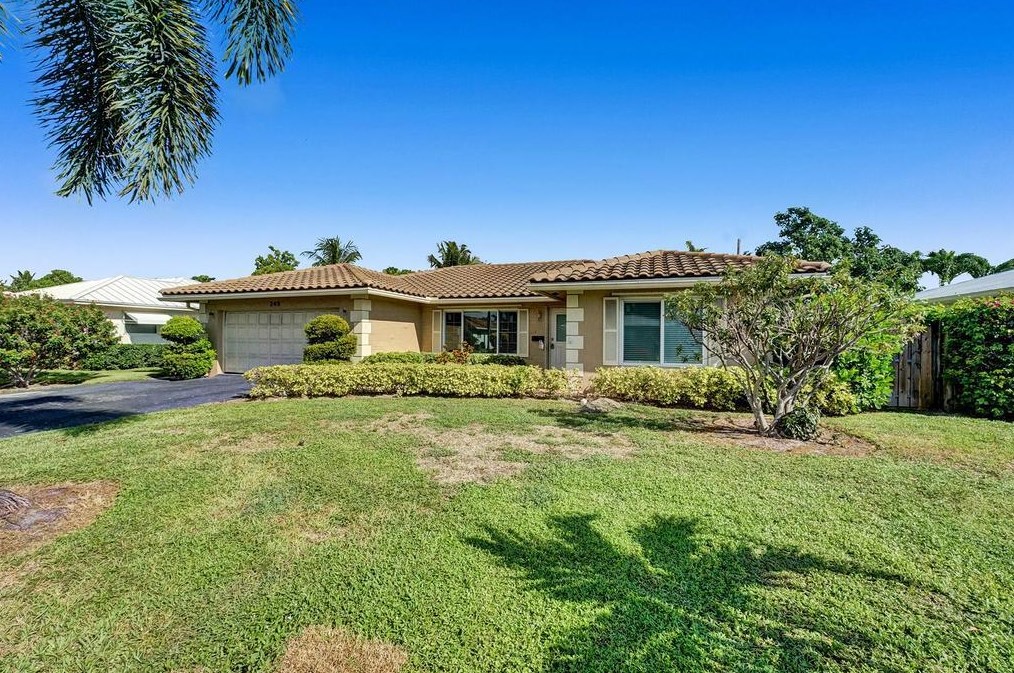 245 28th Ter, Boca Raton FL  33431-6832 exterior