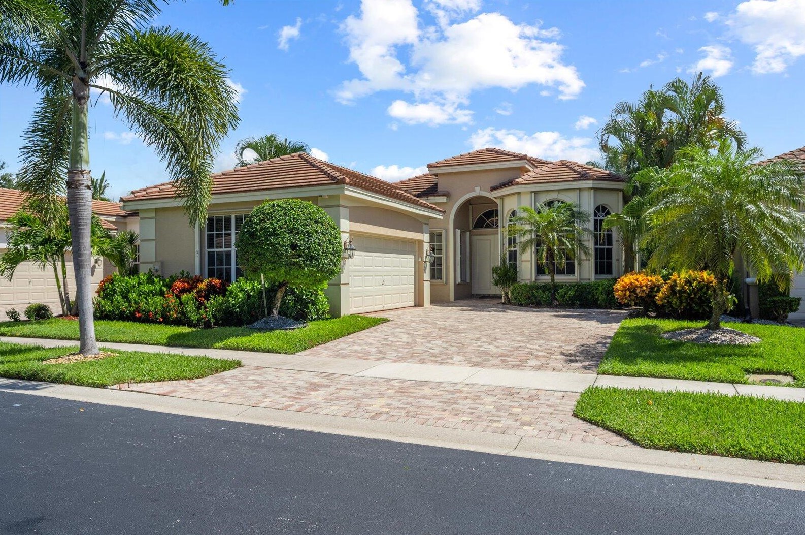 4198 Imperial Club Ln, Lake Worth, FL 33449-8647