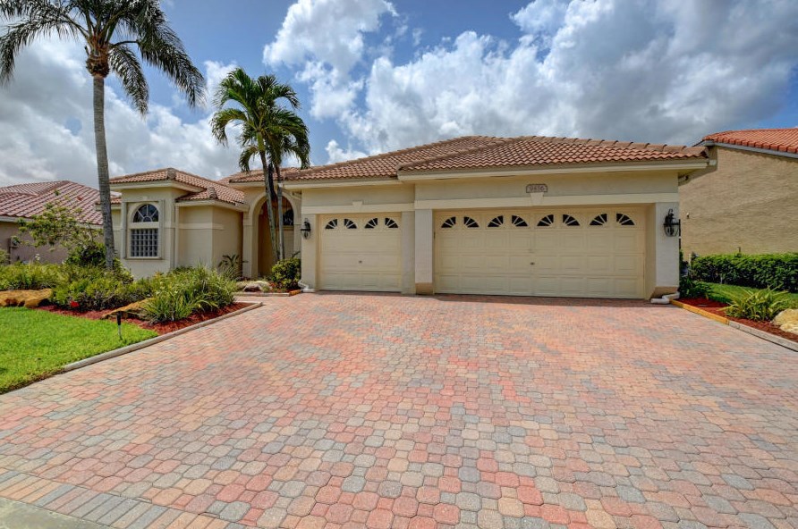 9456 Lake Serena Dr, Boca Raton, FL 33496