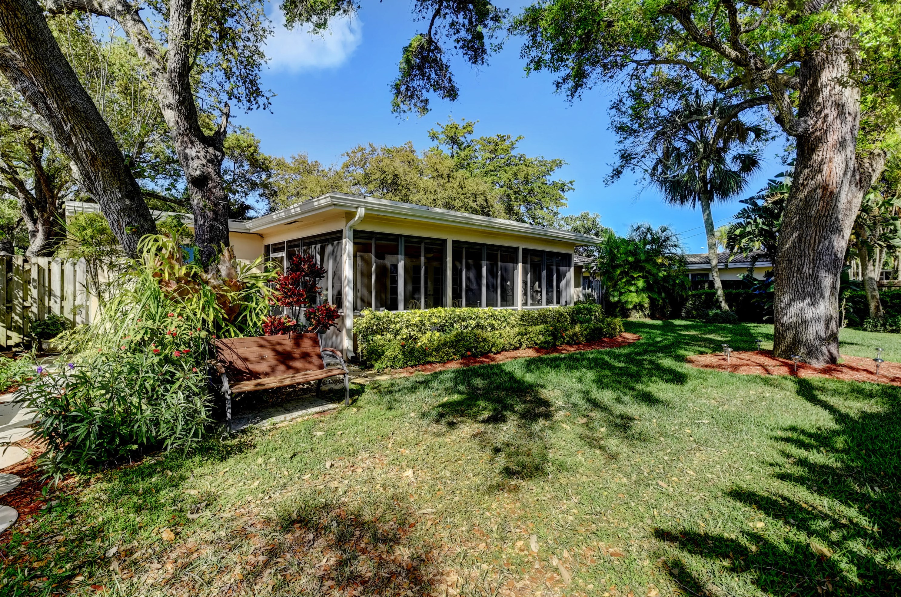 702 Camino Real, Boca Raton FL  33432-6308 exterior