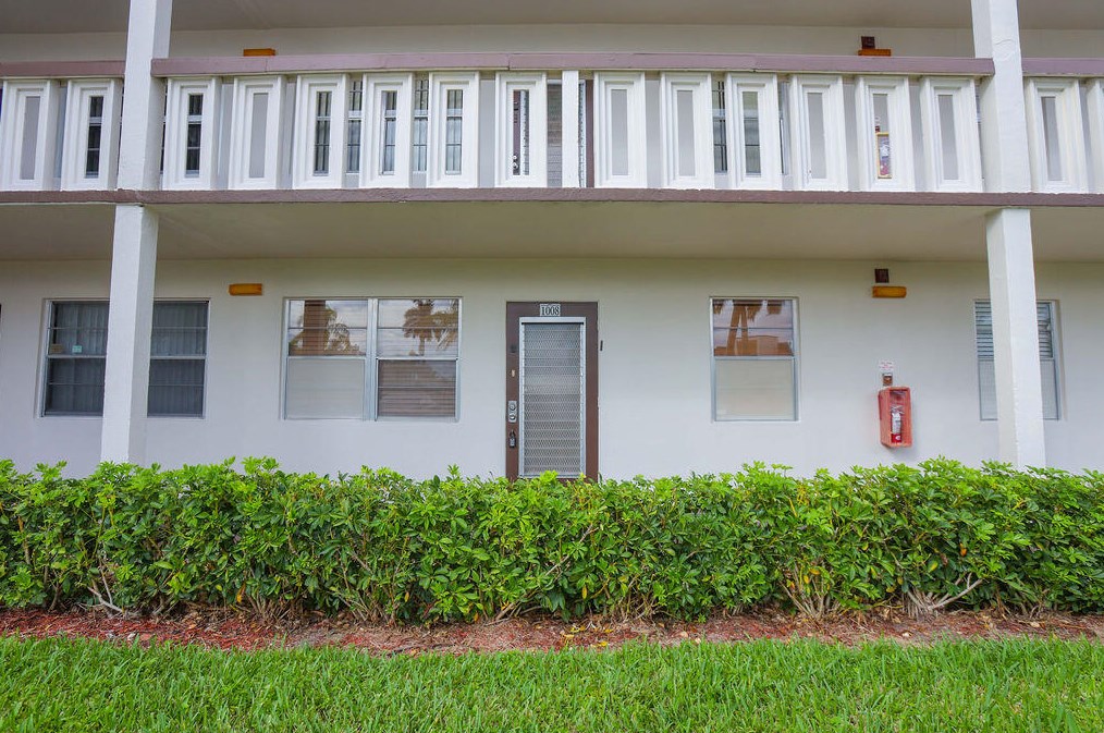1008 Hythe A, Boca Raton, FL 33434-4601