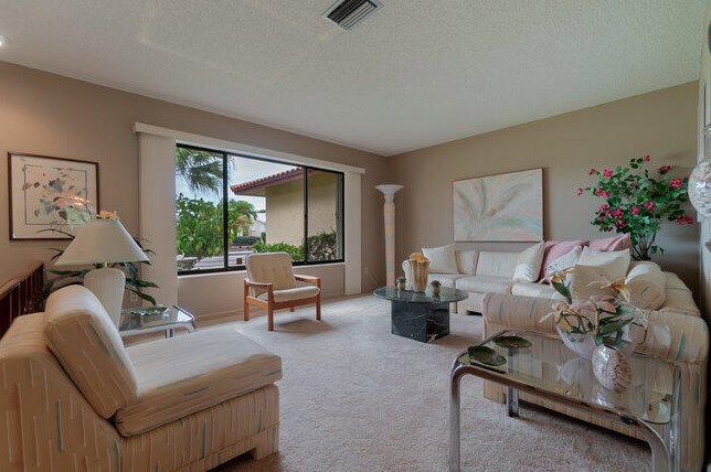 302 Princeton Dr, Lake Worth FL 33460-6239 exterior