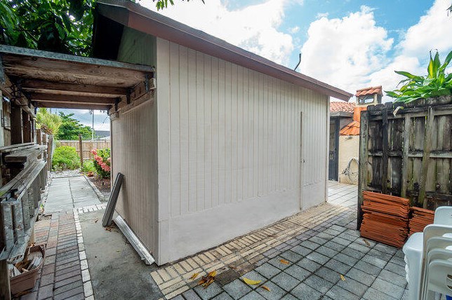 302 Princeton Dr, Lake Worth FL 33460-6239 exterior