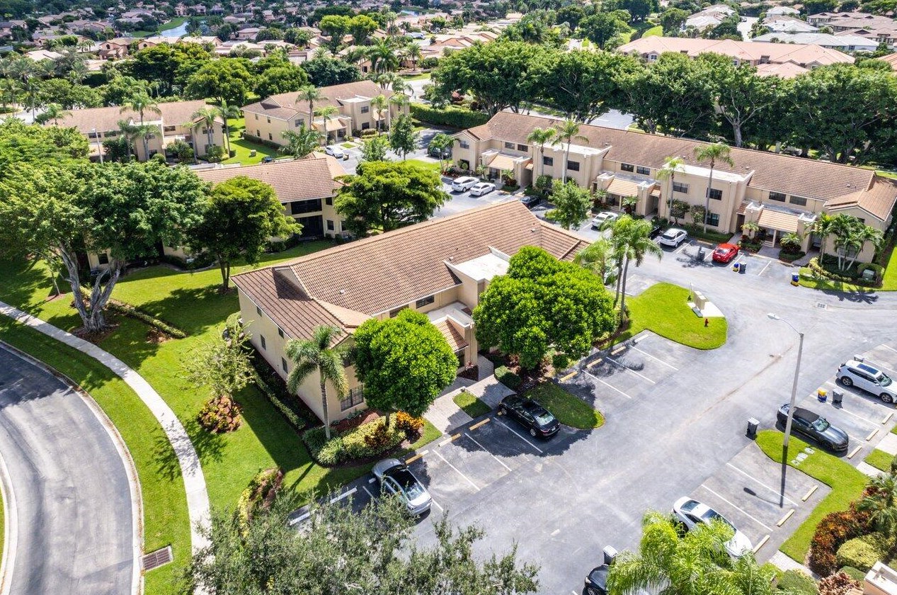 6690 Montego Bay Blvd, Boca Raton, FL 33433-4063