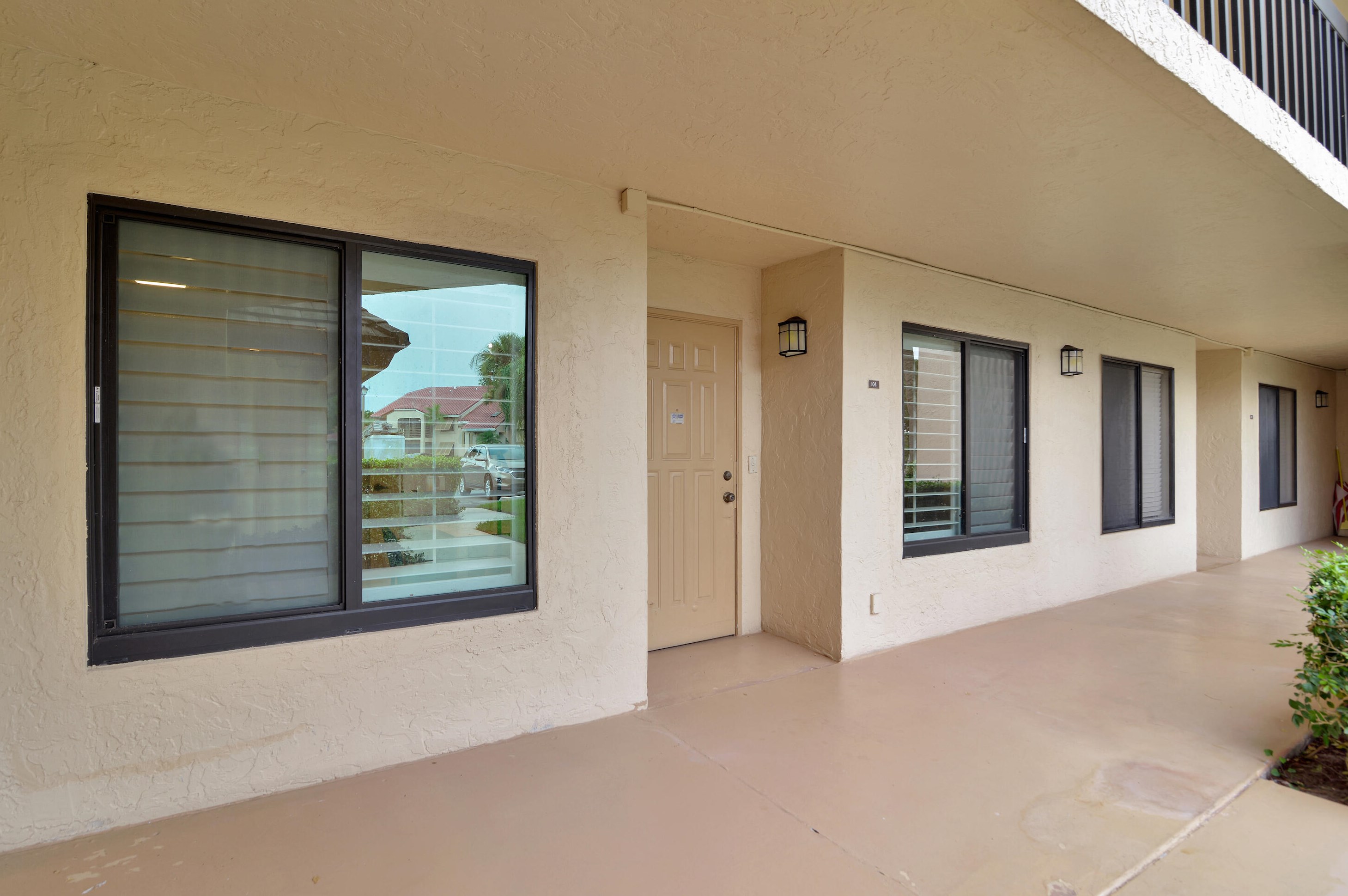 10174 Mangrove Dr, Boynton Beach, FL 33437-1325