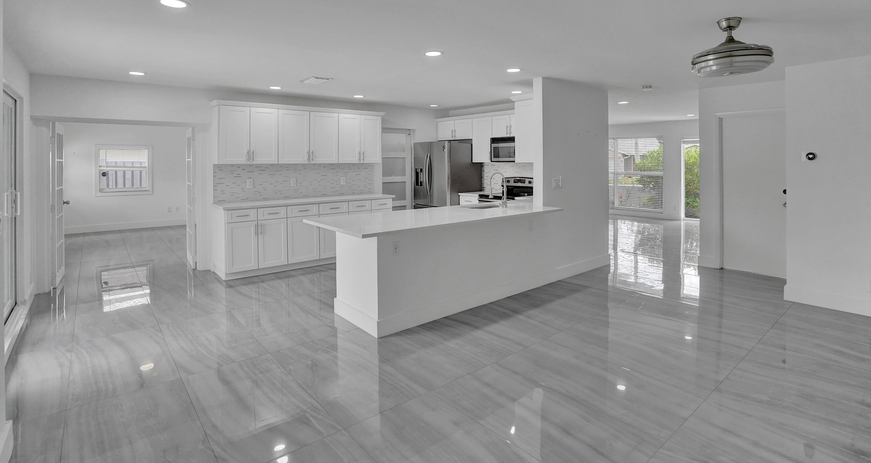 6363 Amberwoods Dr, Boca Raton, FL 33433