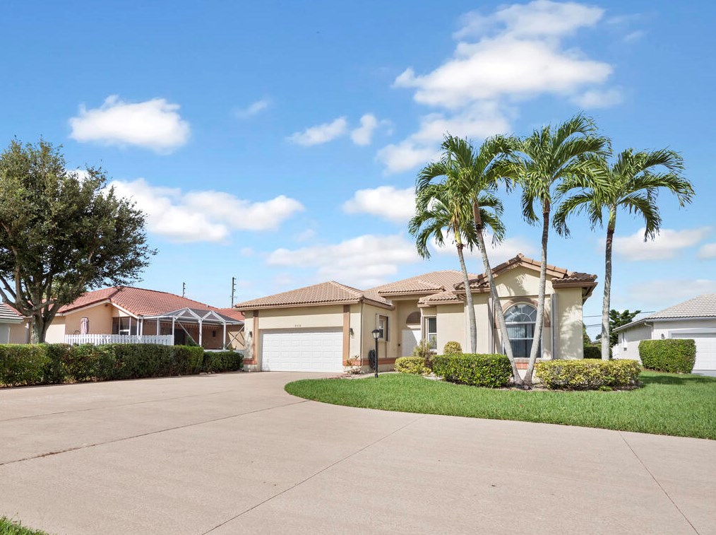 8530 Cypress Glen Ct, Lake Worth, FL 33467-2441