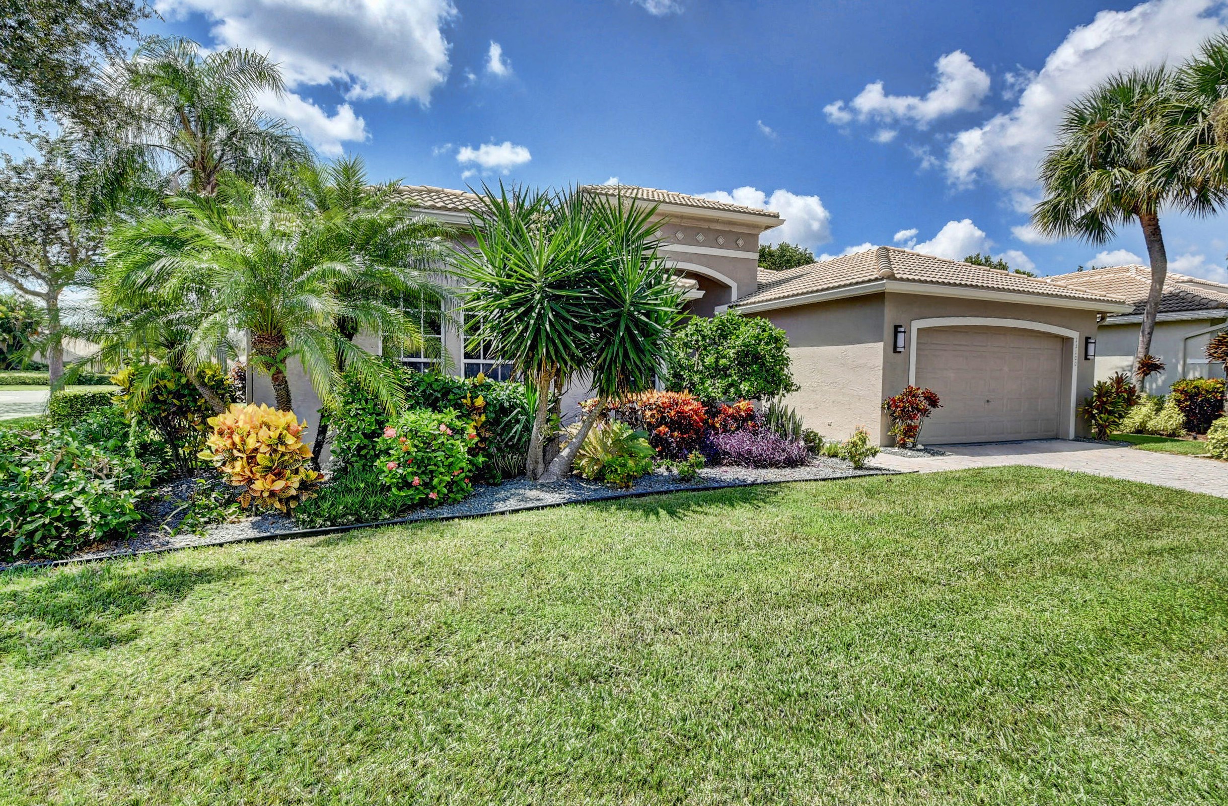13100 Alhambra Lake Cir, Delray Beach, FL 33446