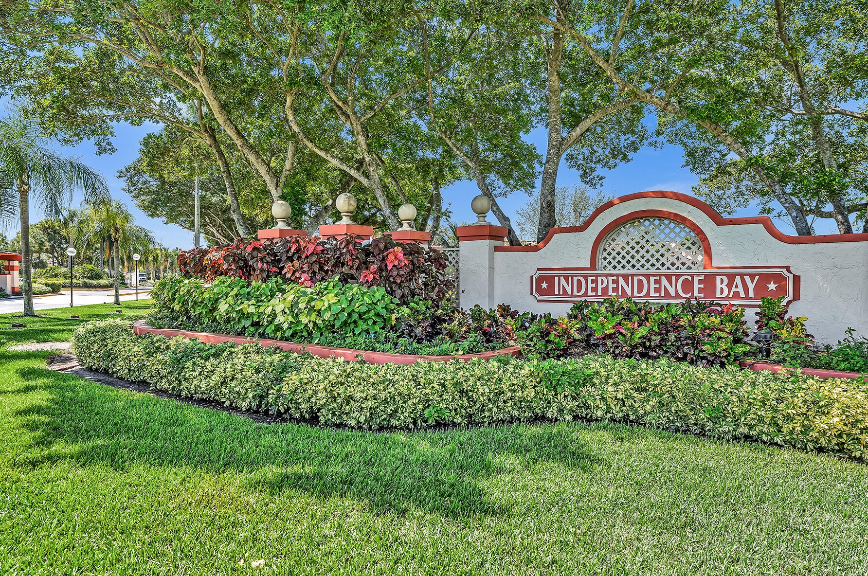 302 Freedom Ct, Pompano Beach, FL 33442-9124