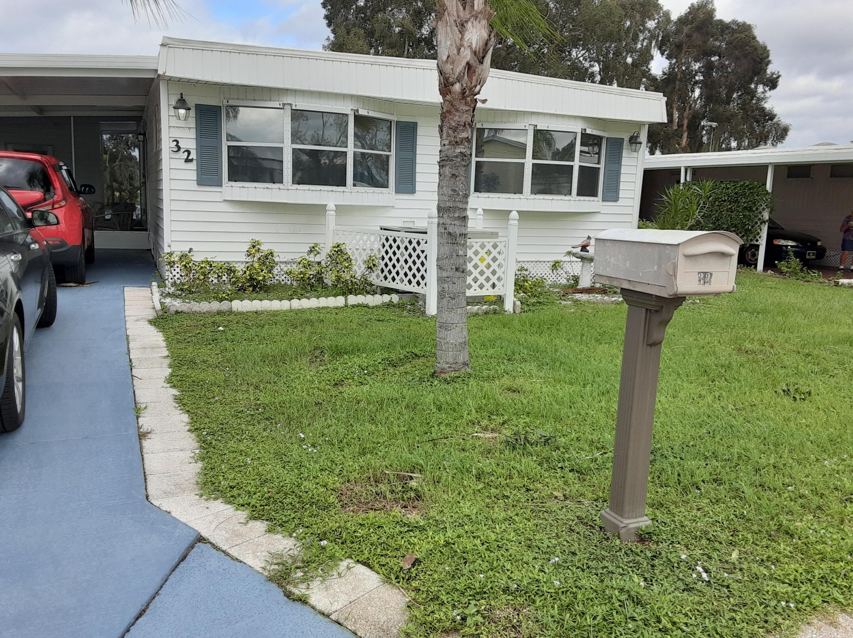 32 Del Prado St, Fort Pierce FL  34952-2850 exterior