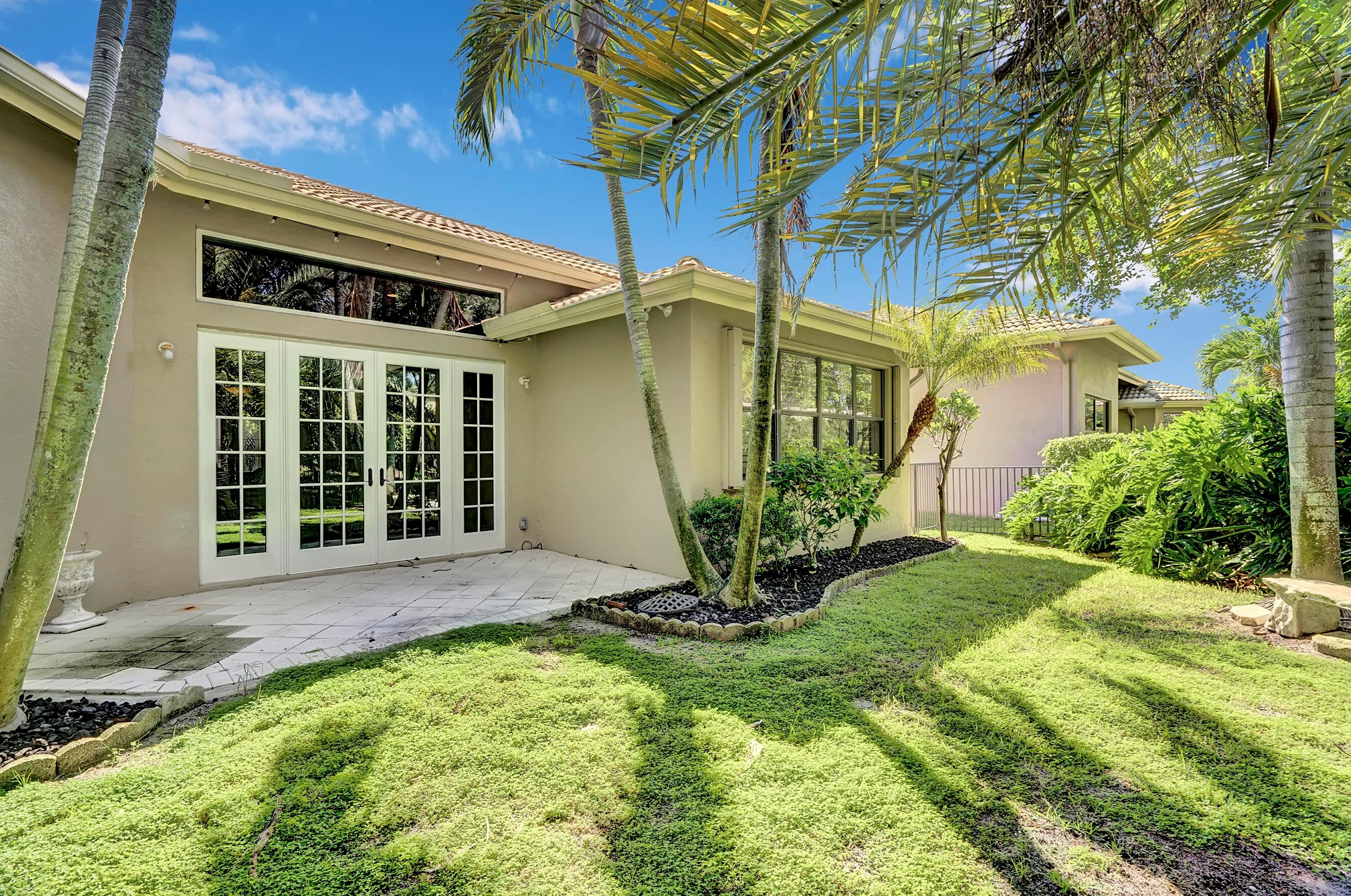7723 Via Grande, Boynton Beach FL  33437-7516 exterior